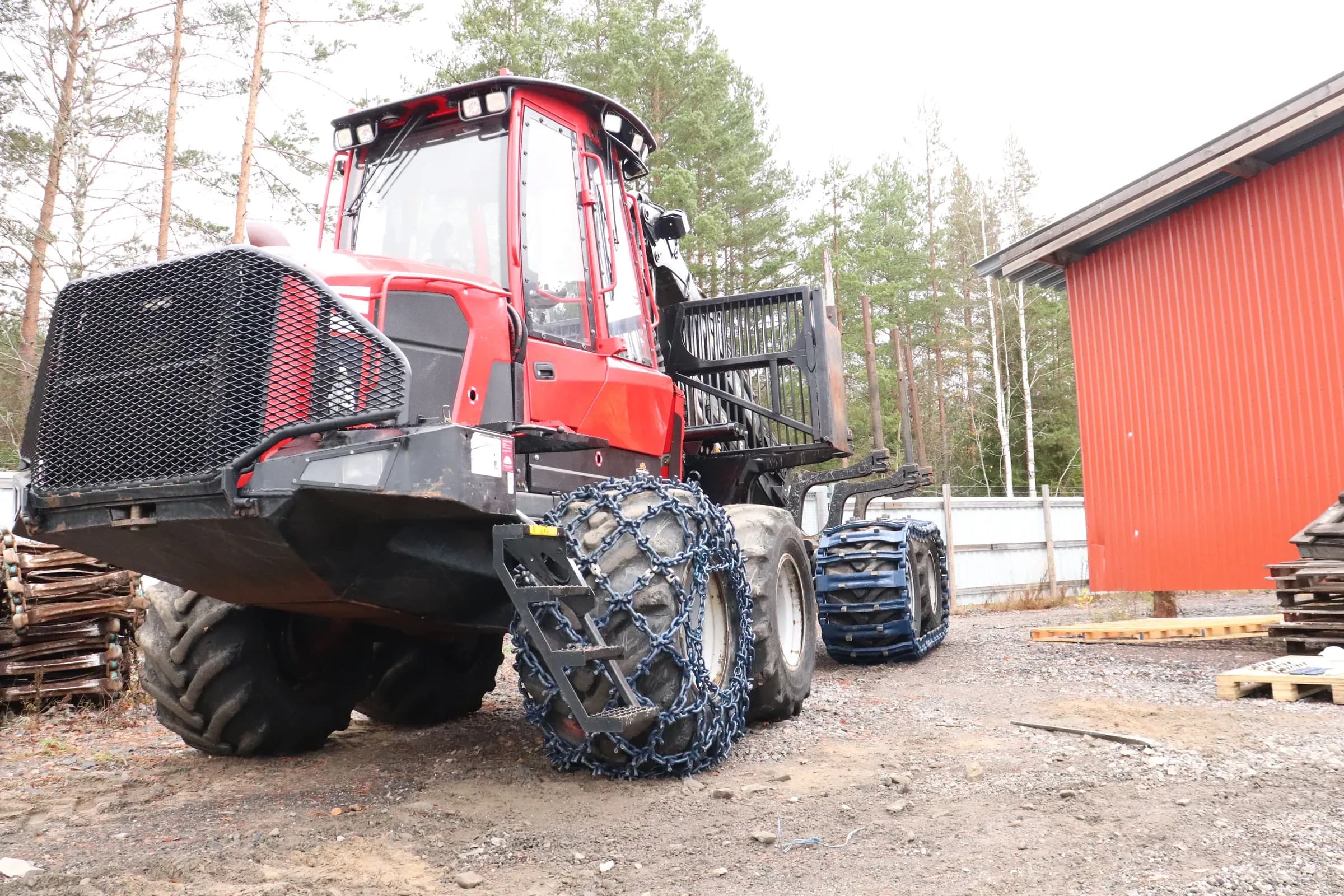 Rückezug mit XL Chains an den Vorderrädern und XL Tracks am Bogie