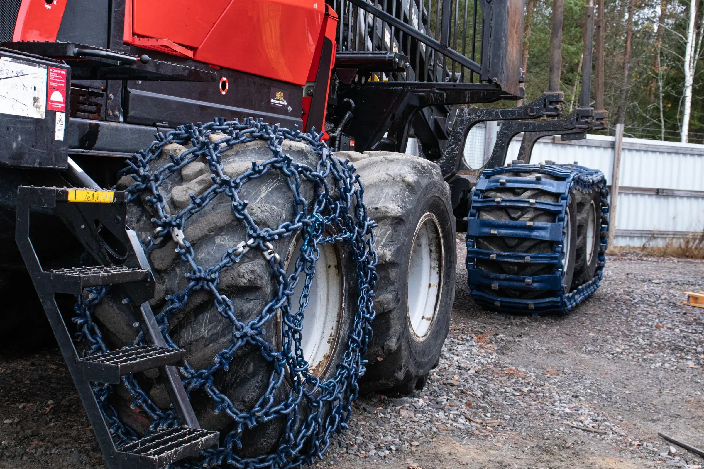 XL Chains und XL Tracks an einem Rückezug